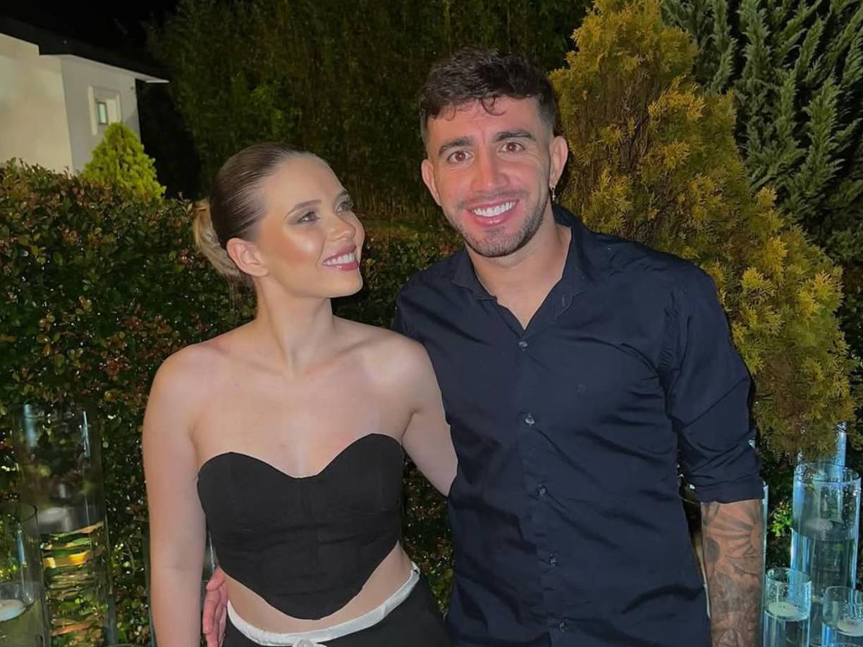 “Ahorita no hay planes de boda. Claro que me encantaría, uno está en una relación para casarse”, dijo Cecilia sobre la opción de casarse con Auzmendi. 