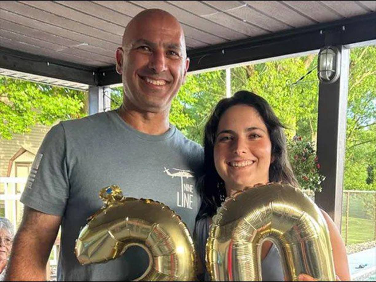  La persona que murió en el ataque contra el expresidente de EE.UU. Donald Trump (2017-2021) en un mitin que ofreció la tarde del sábado en Pensilvania fue identificado como Corey Comperatore, un bombero y padre de familia.