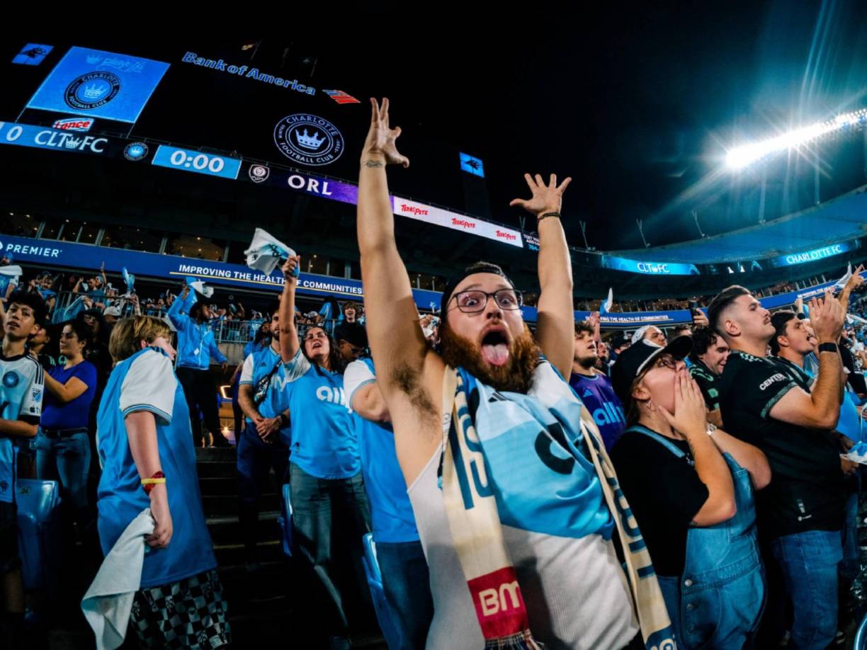 La afición del Charlotte FC es peculiar y el equipo juega a estadio abarrotado sus partidos como local. 