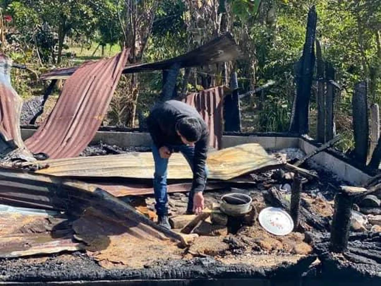 Según relatos, el yerno aprovechó, que doña María Ventura salió por unas horas, para quemar la humilde vivienda. 