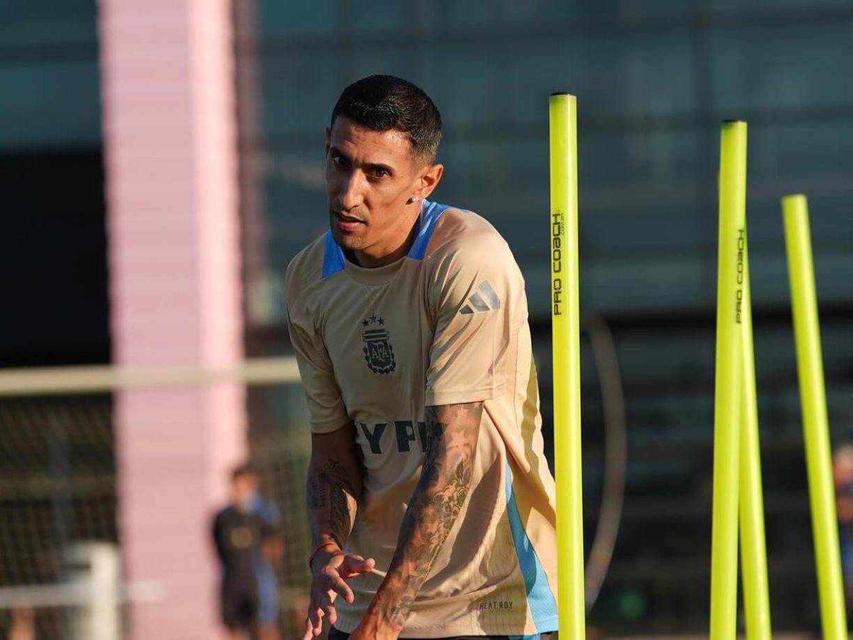 “Era una caja con una cabeza de chancho y una bala en la frente. La nota decía que, si yo volvía a Central, la próxima cabeza era la de mi hija. También nombraban a Bullrich (Ministra de Seguridad) y Pullaro (Gobernador de la Provincia de Santa Fe), que querían que se fueran”, confesó el argentino.