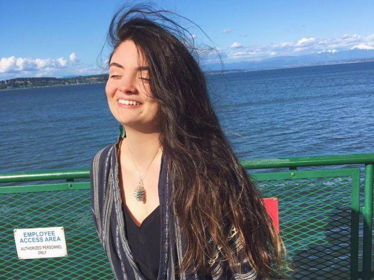 El sábado, el gobernador de Nablus, Ghassan Daghlas, aseguró que la autopsia realizada a la activista confirmó que murió por un disparo en cabeza de un soldado israelí.