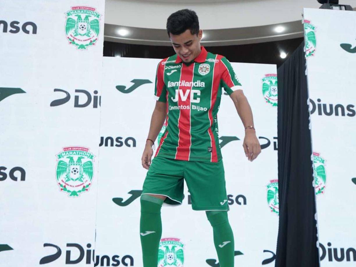 Isaac Castillo fue otro de los que portó la nueva camiseta de visitante.