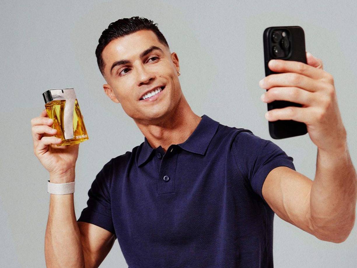 CR7 tiene numerosos negocios y, evidentemente, necesita personal.