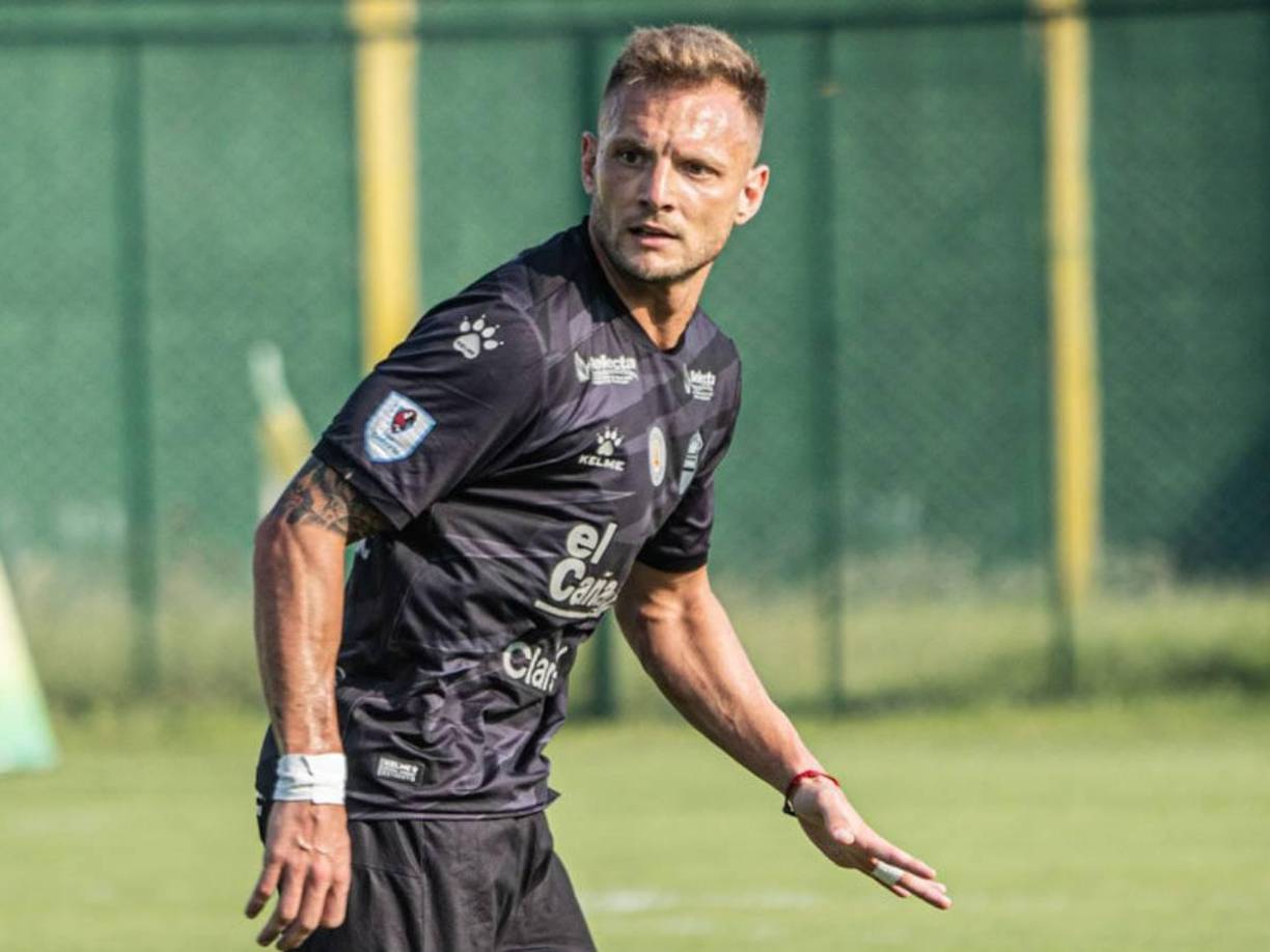 Sebastián Hernández: El defensor argentino se queda sin contrato tras finalizar el Apertura 2024. Está en veremos su continuidad en Real España. 