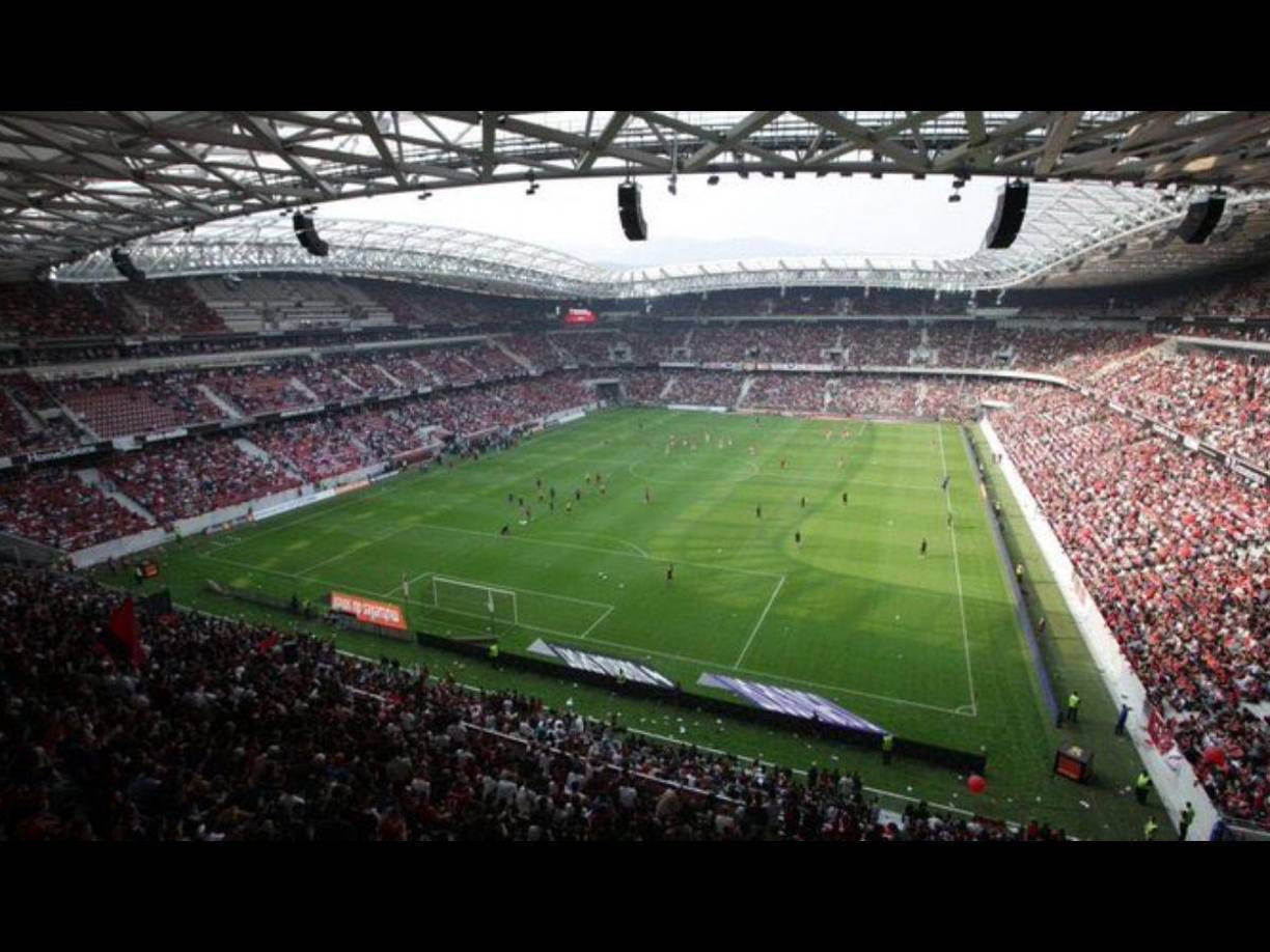 Varios aficionados fueron testigos de lo sucedido. Racuzzo continuó viendo el partido; sin embargo, el contenido se hizo viral en redes sociales y otros sitios de contenido para adultos.