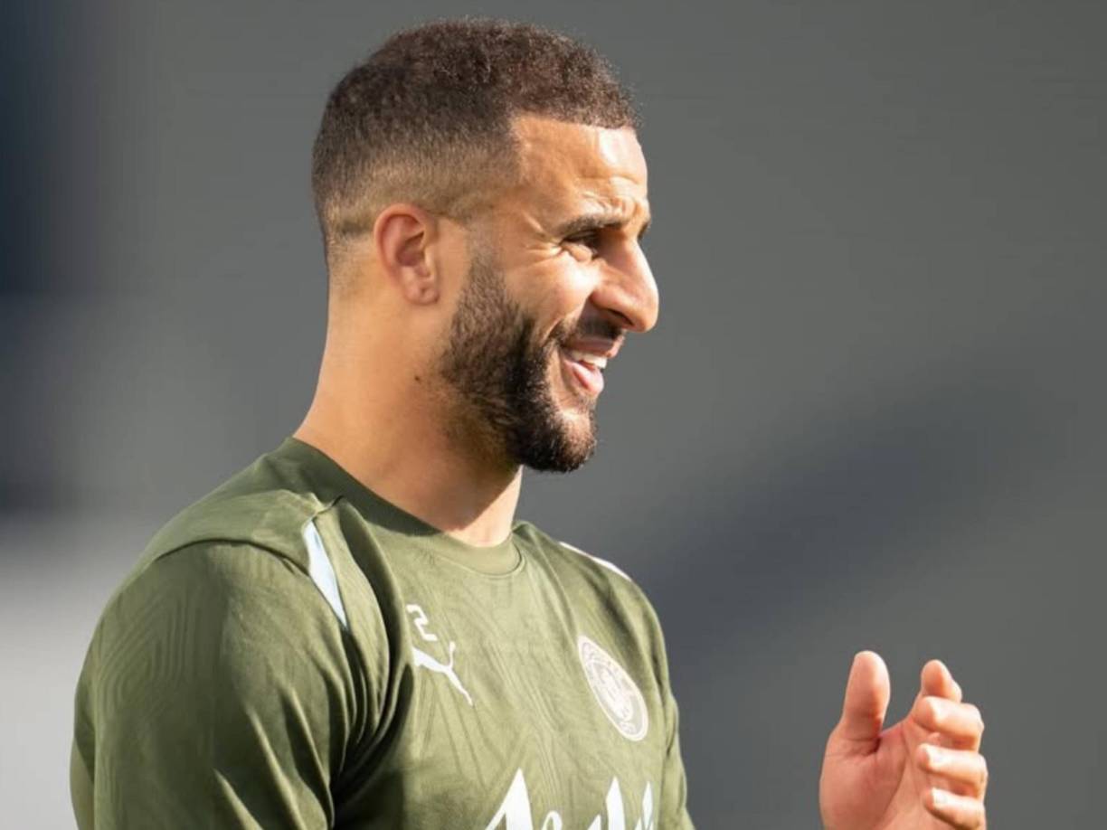 El AC Milan negocia el traspaso del lateral Inglés Kyle Walker, quien ha pedido irse del Manchester City.