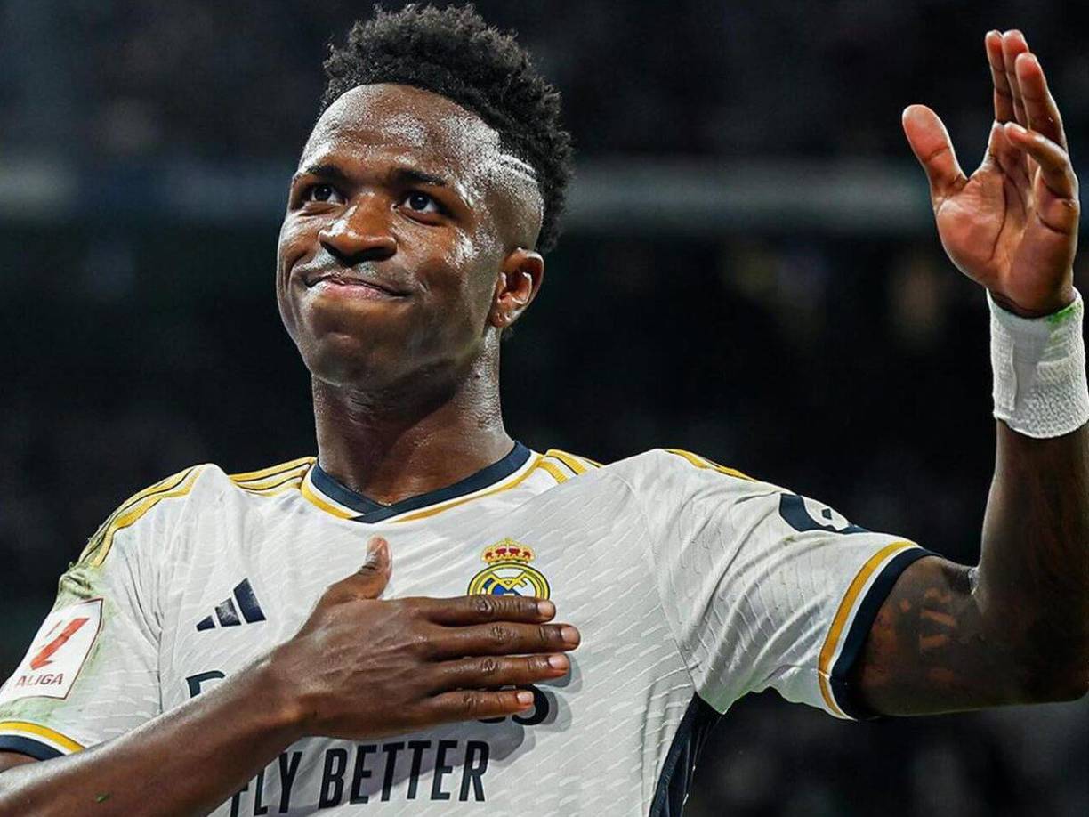 “Esto también resume la temporada del Real Madrid, que llevó entre 3 y 4 jugadores y los jurados repartieron sus decisiones entre ellos, lo que benefició a Rodri”, explicaron en France Football sobre la derrota de Vinicius en el Balón de Oro.