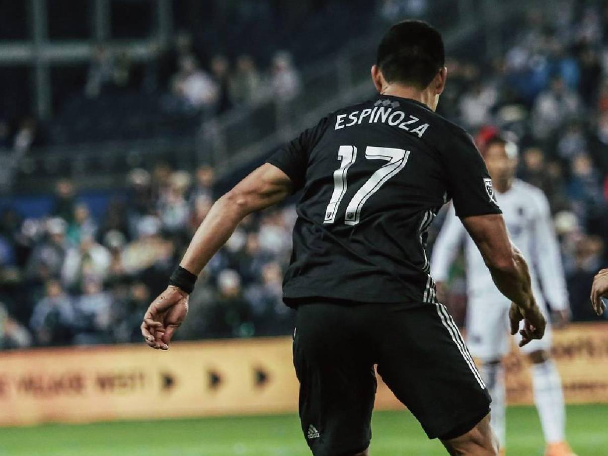 Roger Espinoza estuvo en dos ocasiones con Sporting el Sporting: entre 2008-2012 y 2015-2023. 