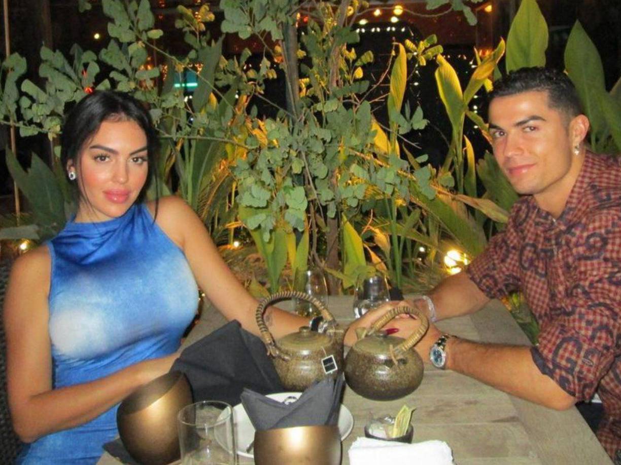 La revista portuguesa TV Guía ha publicado un artículo en el que se expone que CR7 y Georgina Rodríguez han escrito un acuerdo económico en caso de separación para que ninguno de los dos quede dañado