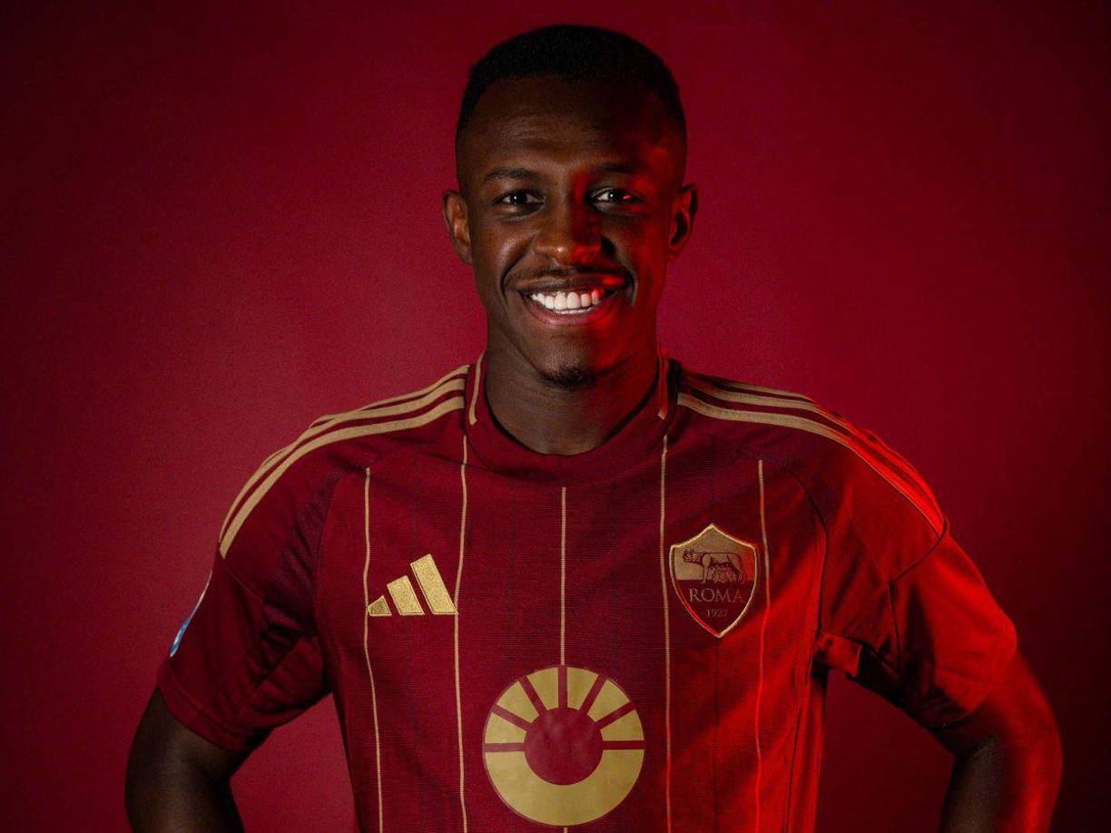 La Roma ha fichado al lateral derecho saudí Saud Abdulhamid por 2.500.000 € + 500.000 € bonus. Firma hasta junio de 2028.