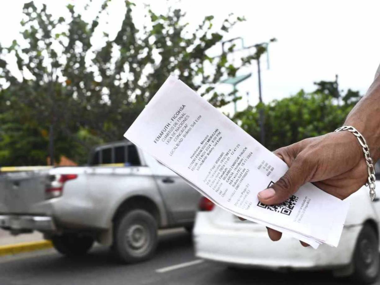  El mercado negro ronda los precios en Sol 1,500 lempiras, zona preferencial 2,500-3,000 y palco 5,000-6,000.