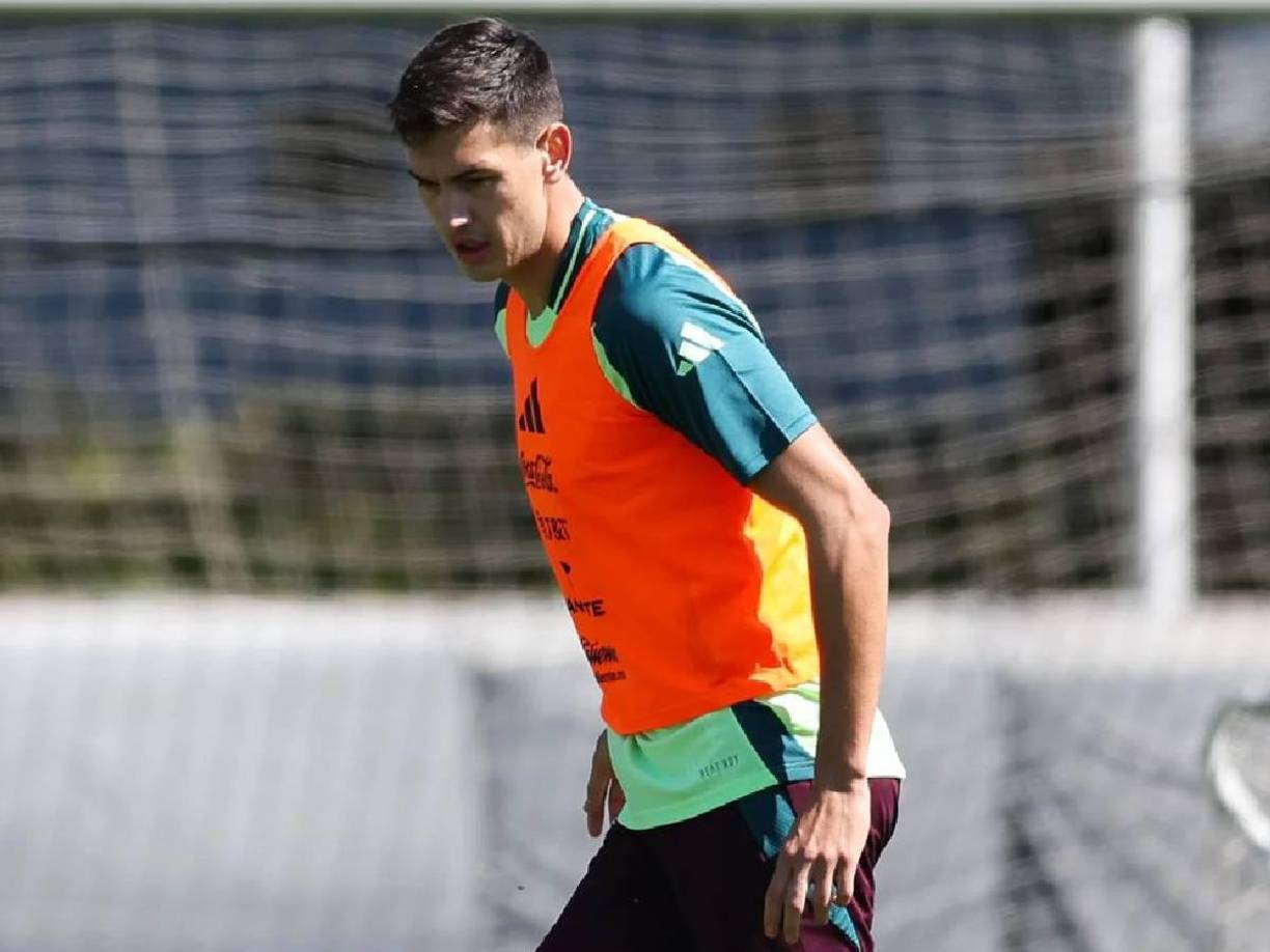 Defensas: otro que continuará es César Montes, criticado por varios errores pero que apunta para ser titular en la vuelta.