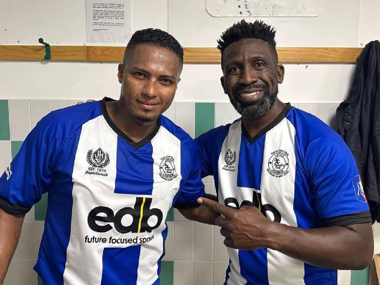 Ha sido invitado a muchos eventos del Wigan de Inglaterra donde coincide con varias figuras.