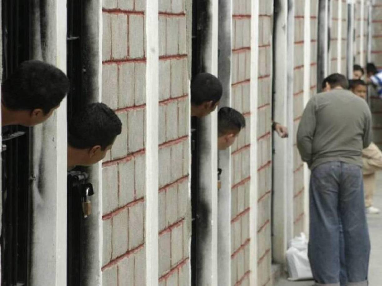 Primero se gaseó el módulo de segregación donde estaban y al intentar salir, Bonilla recibió la golpiza junto a otros reos. 