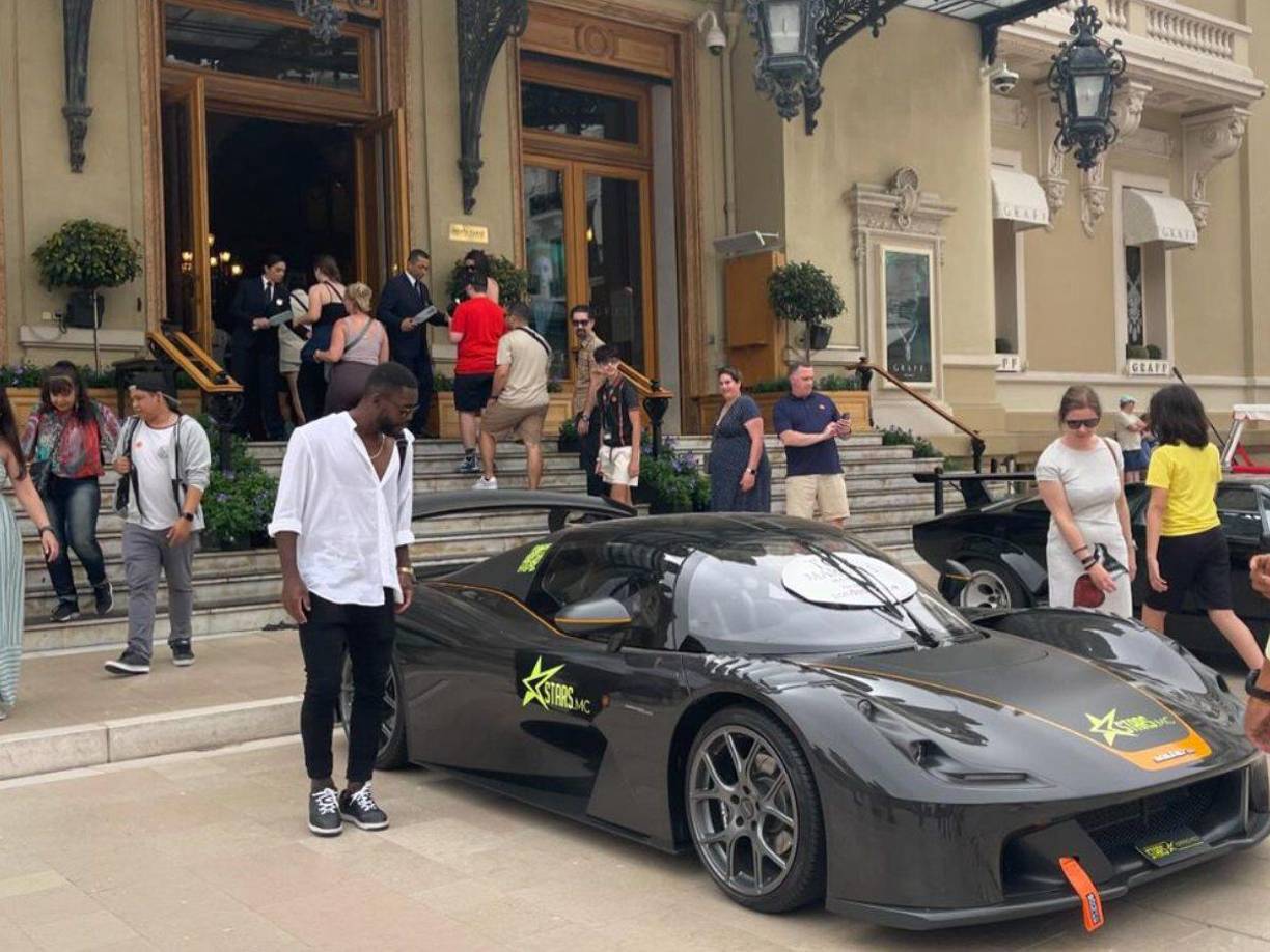 Clayvin Zúniga: El delantero del Marathón se dio unas espectaculares vacaciones ya que estuvo por unos días en Italia. 