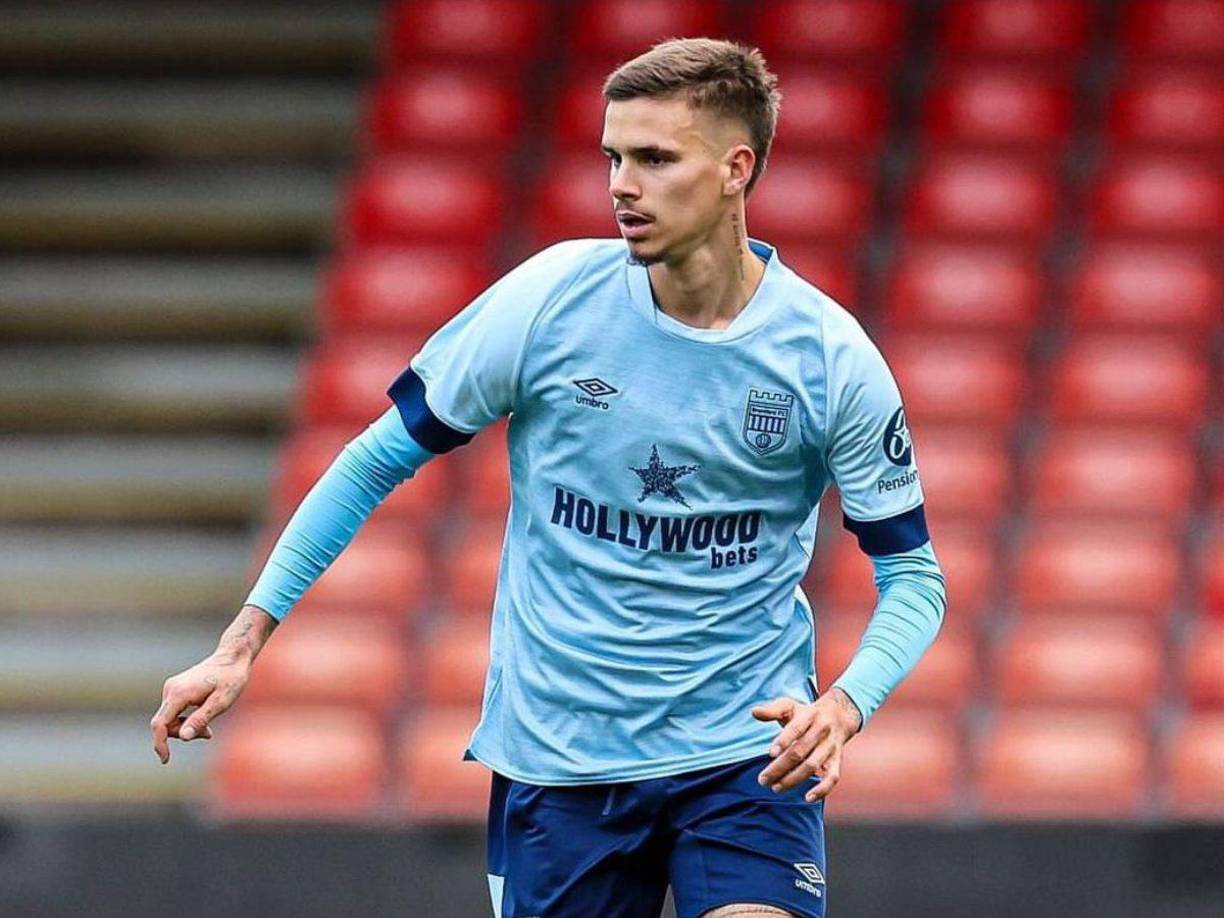 El hijo de Beckham militaba en el Brentford B, ha decidido no renovar con su equipo.