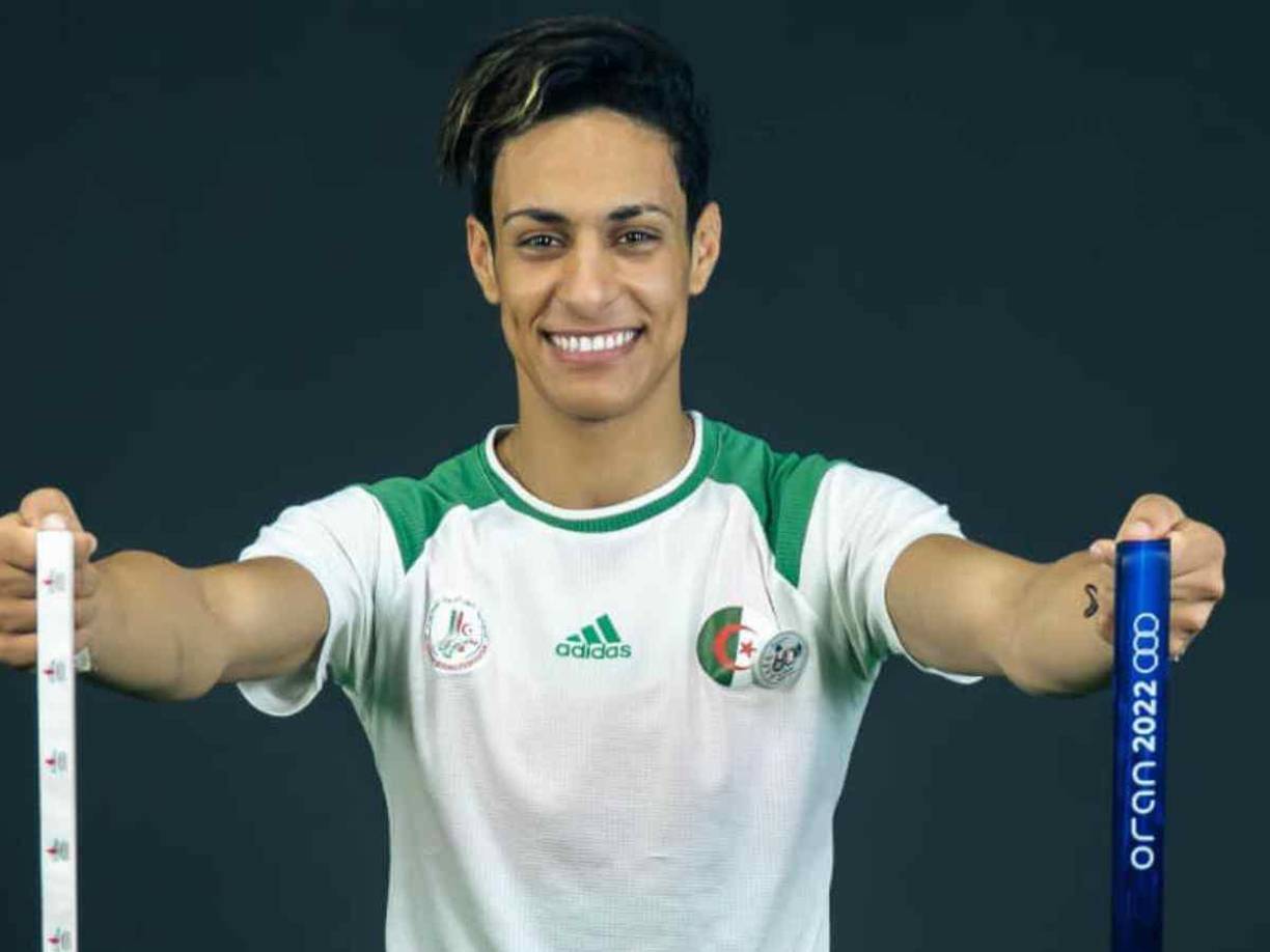 Al nacer, los bebés varones presentan una bolsa vaginal ciega y, debido a la falta de un diagnóstico adecuado, a menudo se les asigna la identidad femenina.