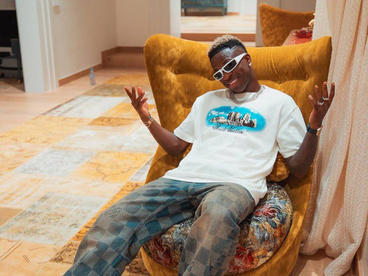 Vini tenía el traje, del que hacía sólo unos días hablaba sin tapujos con gente cercana. Zapatos, pendientes, peinado... ya había preparado su outfit para el elegante evento que se realizará en el teatro Chatelet.