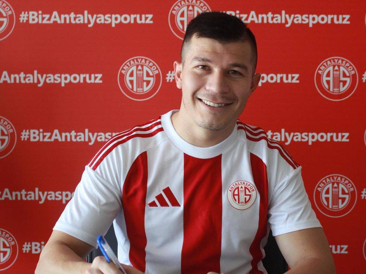 El Antalyaspor de Turquía ha fichado al atacante paraguayo Braian Samudi, quien llega procedente del Toluca de México. Firma hasta junio del 2026.