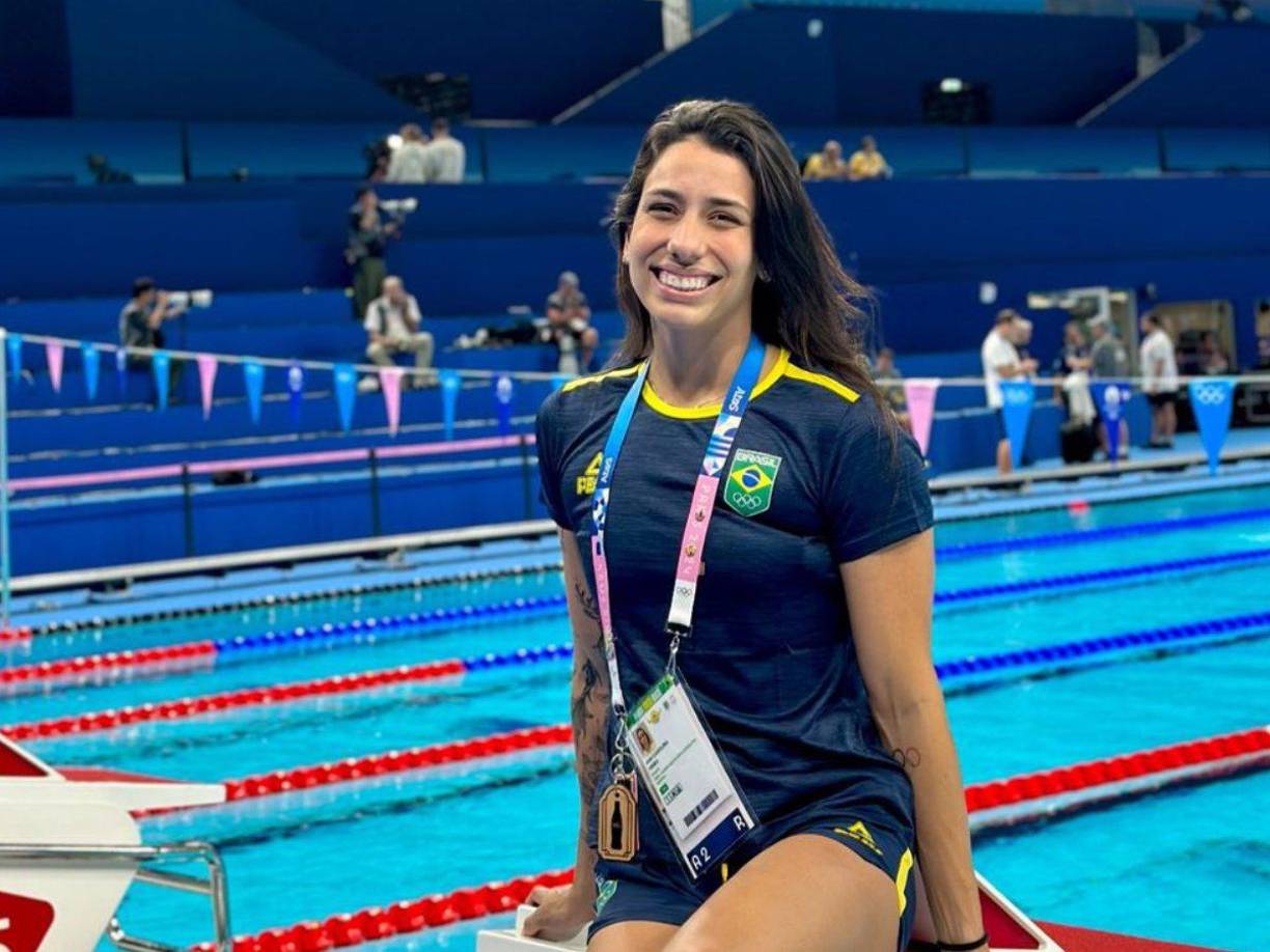 Ana Carolina Vieira, nadadora del equipo olímpico brasileño, fue expulsada de la delegación de Brasil después de abandonar la Villa Olímpica.