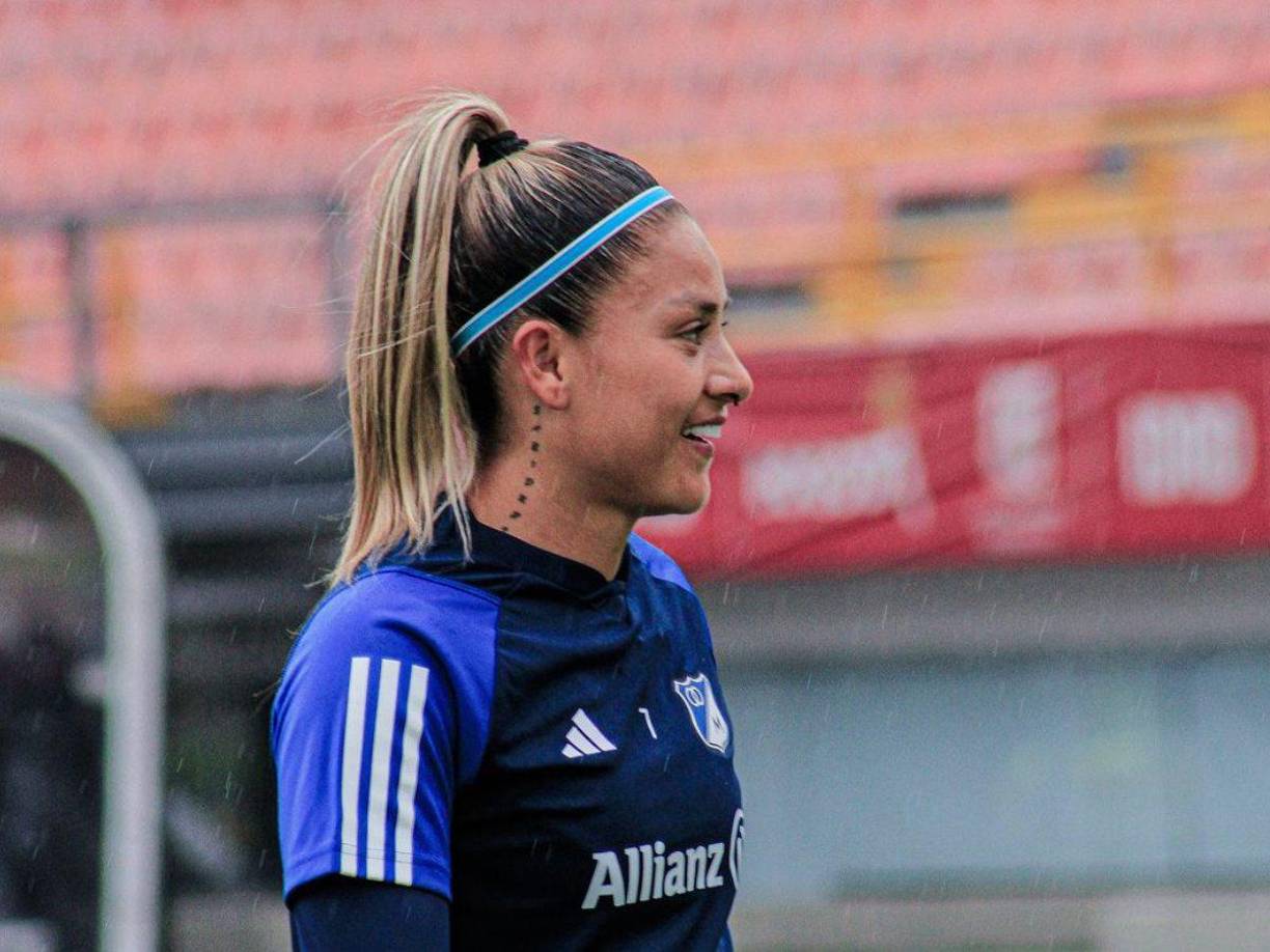 Futbolista y empresaria terminan relación y se dicen de todo: “Me dejaron en la ruina”