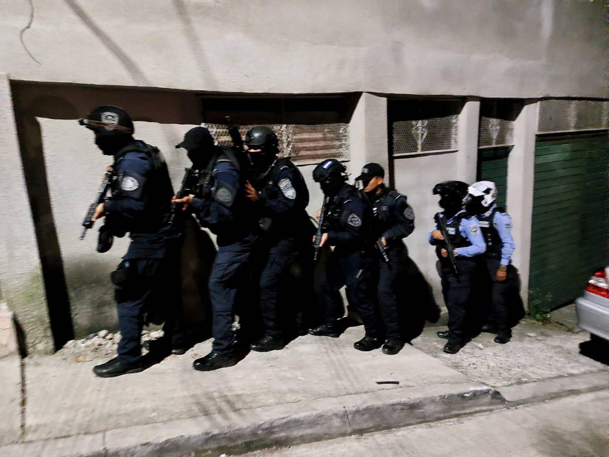 El ministro de Seguridad, Dr. Gustavo Sánchez, explicó que esta acción es parte de la estrategia “Navidad segura”, que cuenta con más de 21,000 agentes desplegados en todo el país. 