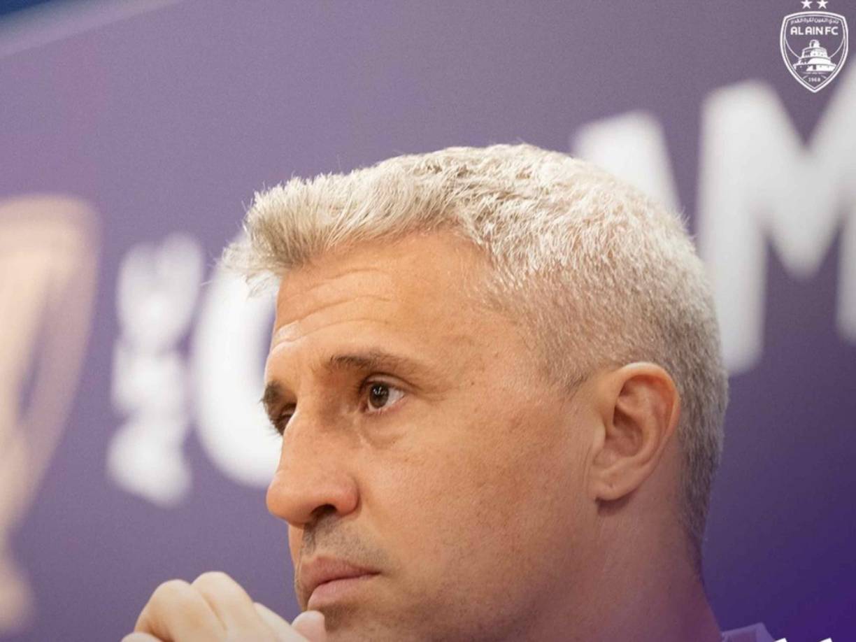 El argentino Hernán Crespo ha dejado de ser el entrenador del Al Ain, equipo de la máxima categoría del fútbol emiratí, al llegar a un acuerdo con la entidad asiática, según informó en un comunicado.