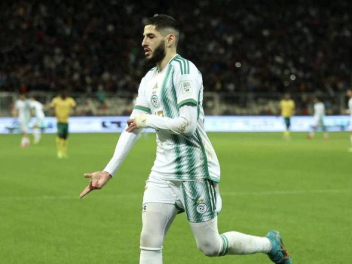 Yassine Benzia - Argelia-Sudáfrica | 26 de marzo de 2024. Benzia recibió un pase de su compañero Monsef Bakrar de espaldas a la portería, elevó el balón con la derecha y se sacó de la chistera una chilena sensacional con la zurda.