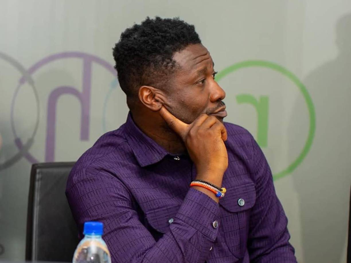 El futbolista, que entonces mantenía una relación con la influencer Nina Atalah, incluso presentó extractos bancarios de Turquía para demostrarlo y alegó que su club de entonces, el Kayserispor, no le había pagado durante meses.