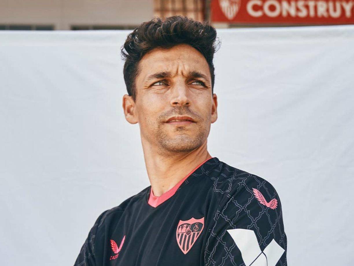Jesús Navas indicó que en el cuerpo técnico del Sevilla y sus cuerpos técnicos saben del problema que vive: “El míster lo sabía, mi mujer, mi familia. Me levanté por la mañana otra vez con ese dolor, pero dándolo todo”., puntualizó.