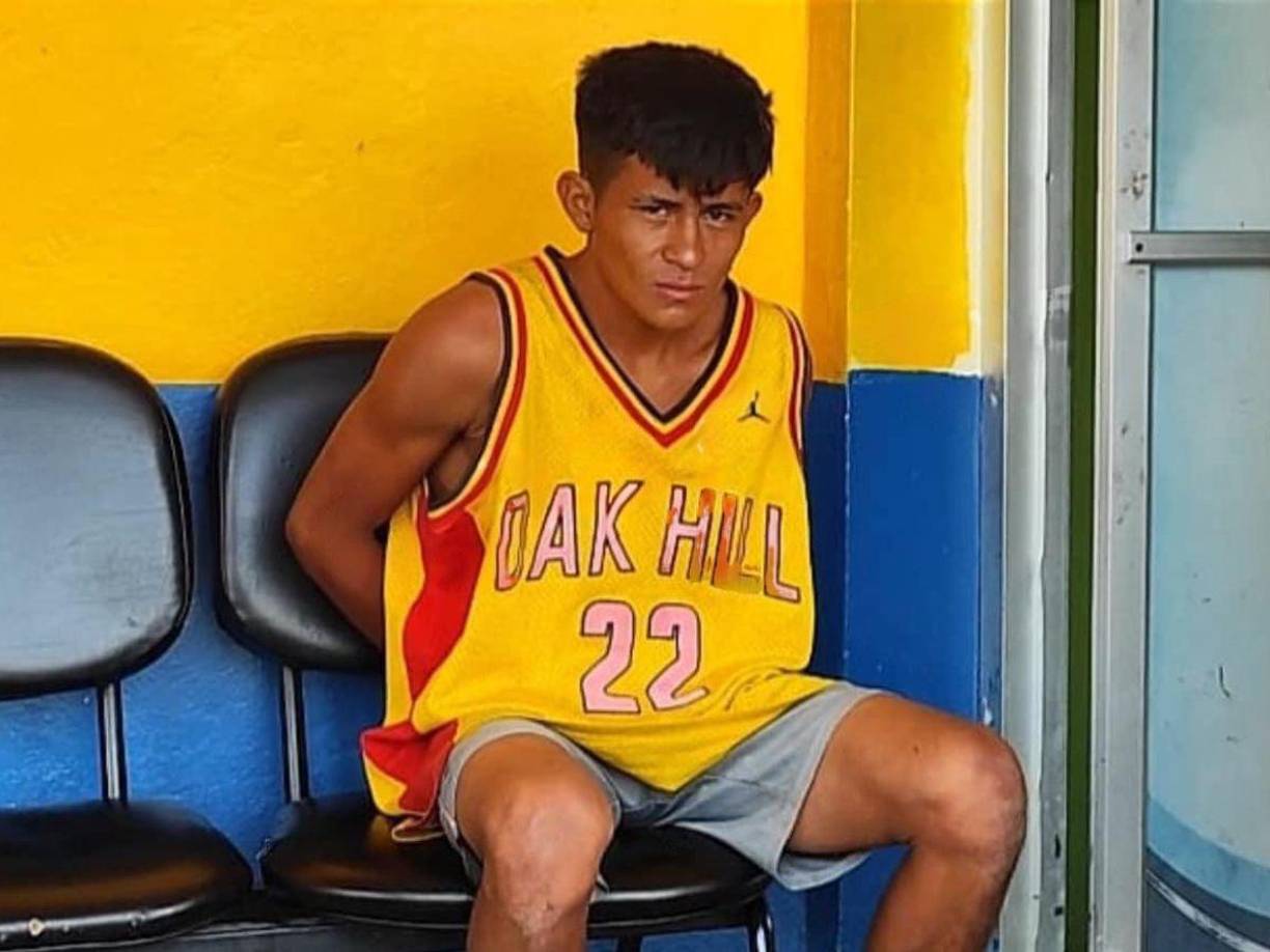 Un joven identificado como Óscar Alfredo Mendoza de 19 años, quien había sido denunciado de robo por su propia madre fue asesinado este jueves en San Juan de Opoa, Copán.