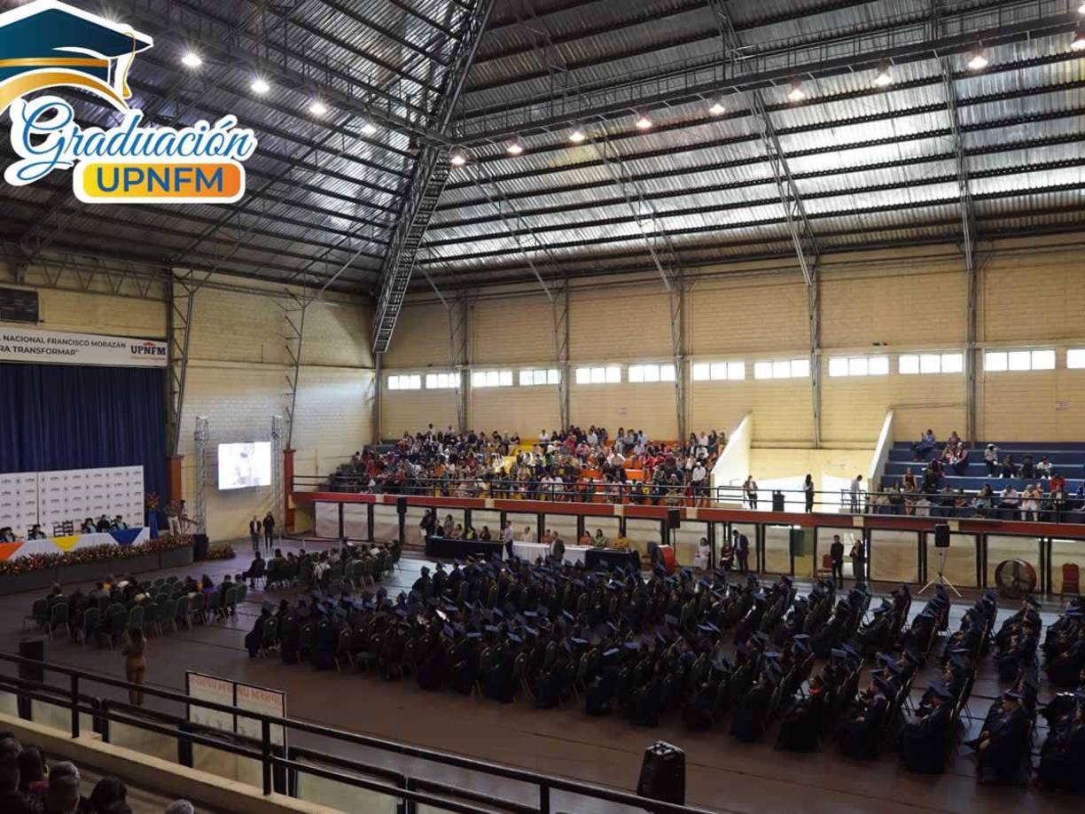 Mario César ‘Pescado’ Rodríguez fue parte de los graduados en la Universidad Pedagógica del Valle de Sula.