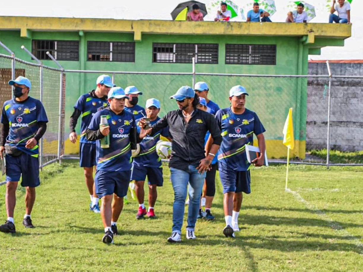 El encuentro que debía disputar el equipo dirigido por “El Loco” Leiva ante el Democracia FC quedó suspendido luego de que se conociera la lamentable noticia de su asesinato.