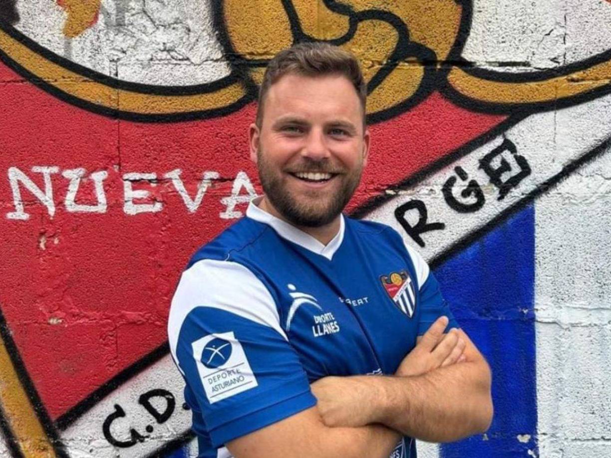 El mundo del fútbol se viste de luto por la muerte de un futbolista cuando regresaba a su casa.