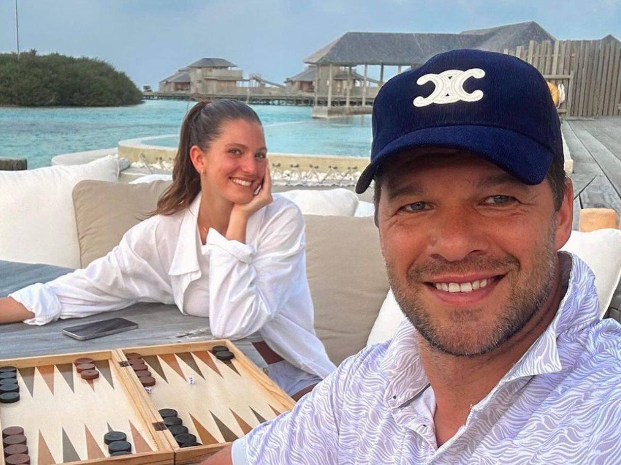 El origen de la polémica radica en la notable diferencia de edad entre Ballack y Sophia: ella es menor 25 años que el deportista (48 y 23).