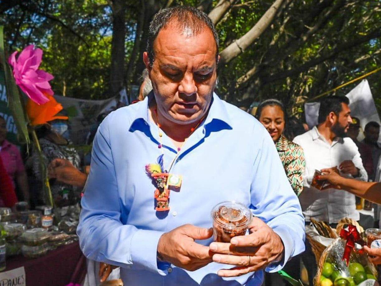 El exfutbolista mexicano Cuauhtémoc Blanco ha sido acusado de intento de violación por su media hermana, informó la prensa local.