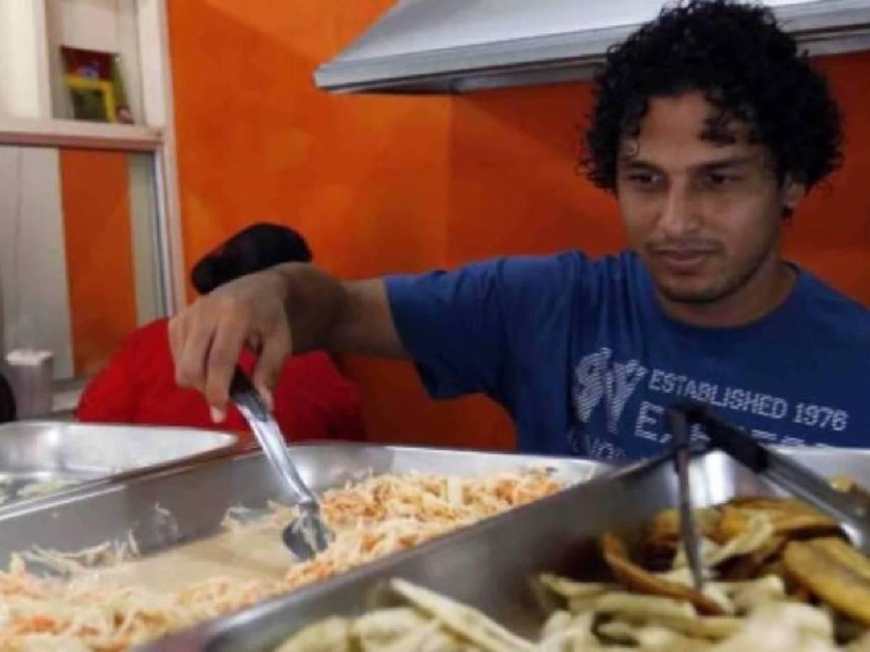 El exdelantero Luis Lobo ostenta de un negocio de comidas en Puerto Cortés. Actualmente reside en los Estados Unidos.