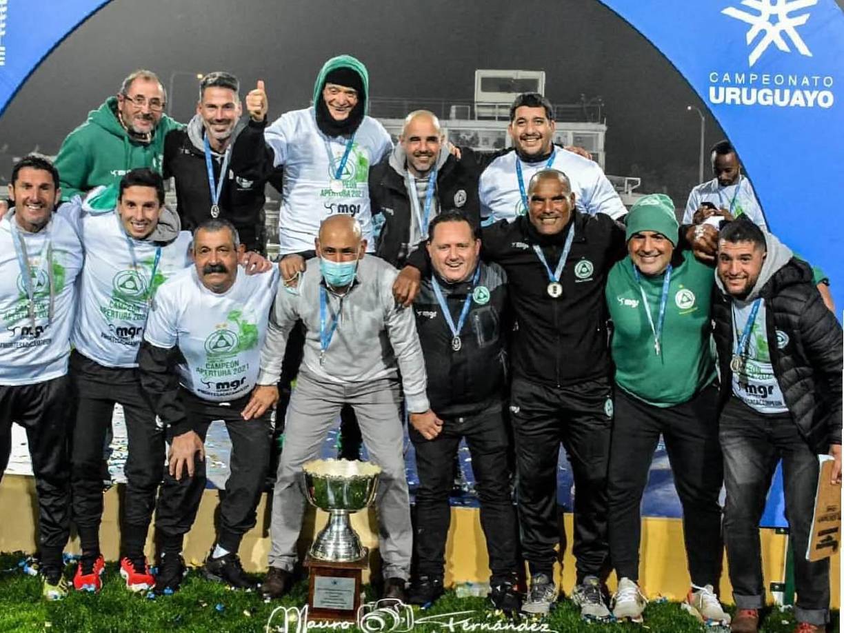 “Espinel vendrá a Honduras acompañado de su Asistente Técnico Osvaldo Carro y del Preparador Físico Daniel Curbelo, también uruguayos”, así lo anunció Olimpia.