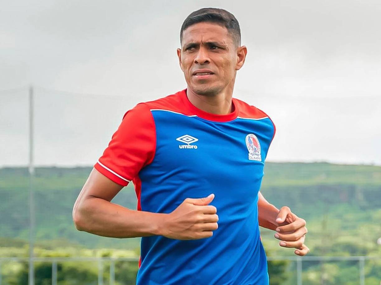 Juan Pablo Montes - Sería una de las bajas fijas del Olimpia para el Torneo Clausura 2025. El defensor solamente jugó dos partidos y acabó contrato con los albos.