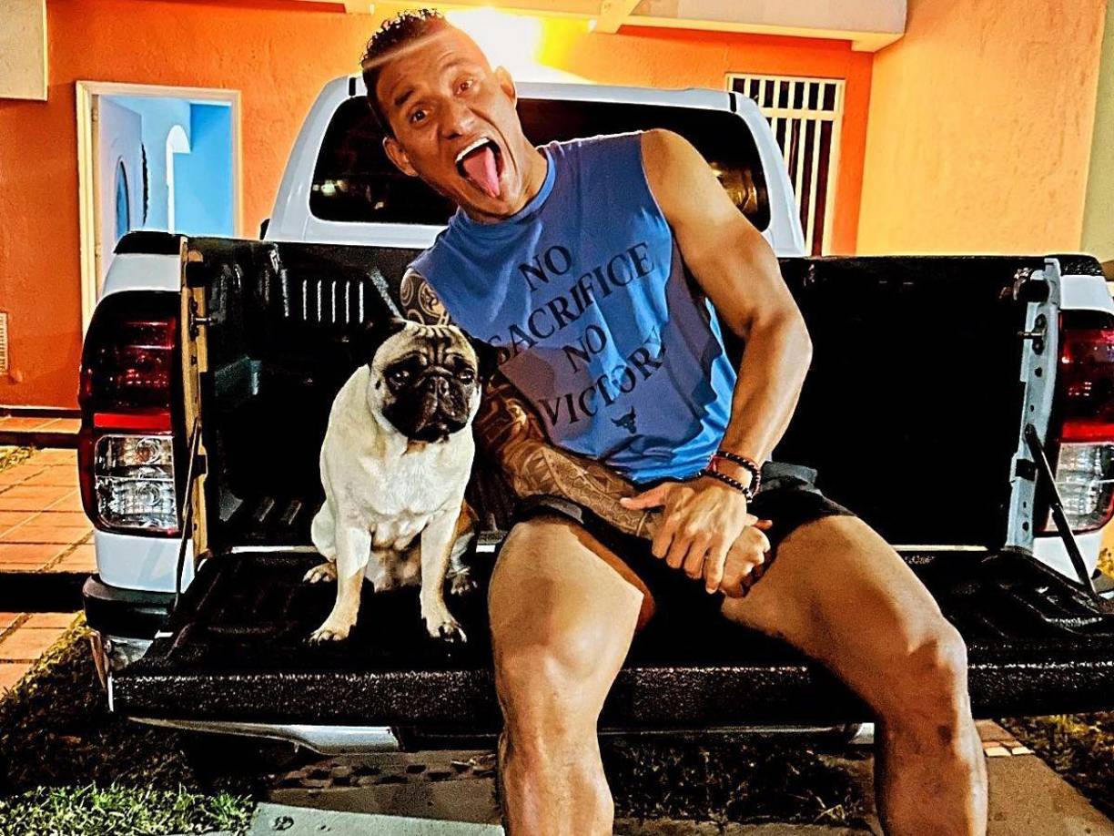 Luis Fernando Garrido disfruta de la convivencia con los perros, mientras se mantiene entrenando.