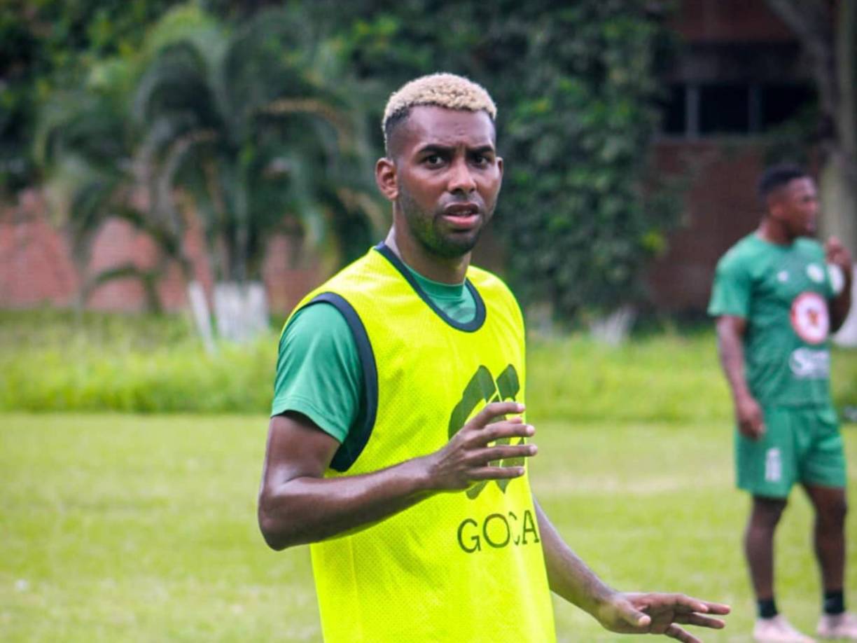 El futbolista hondureño Dylan Andrade fue el que decidió contraer matrimonio en la recta final del 2024.