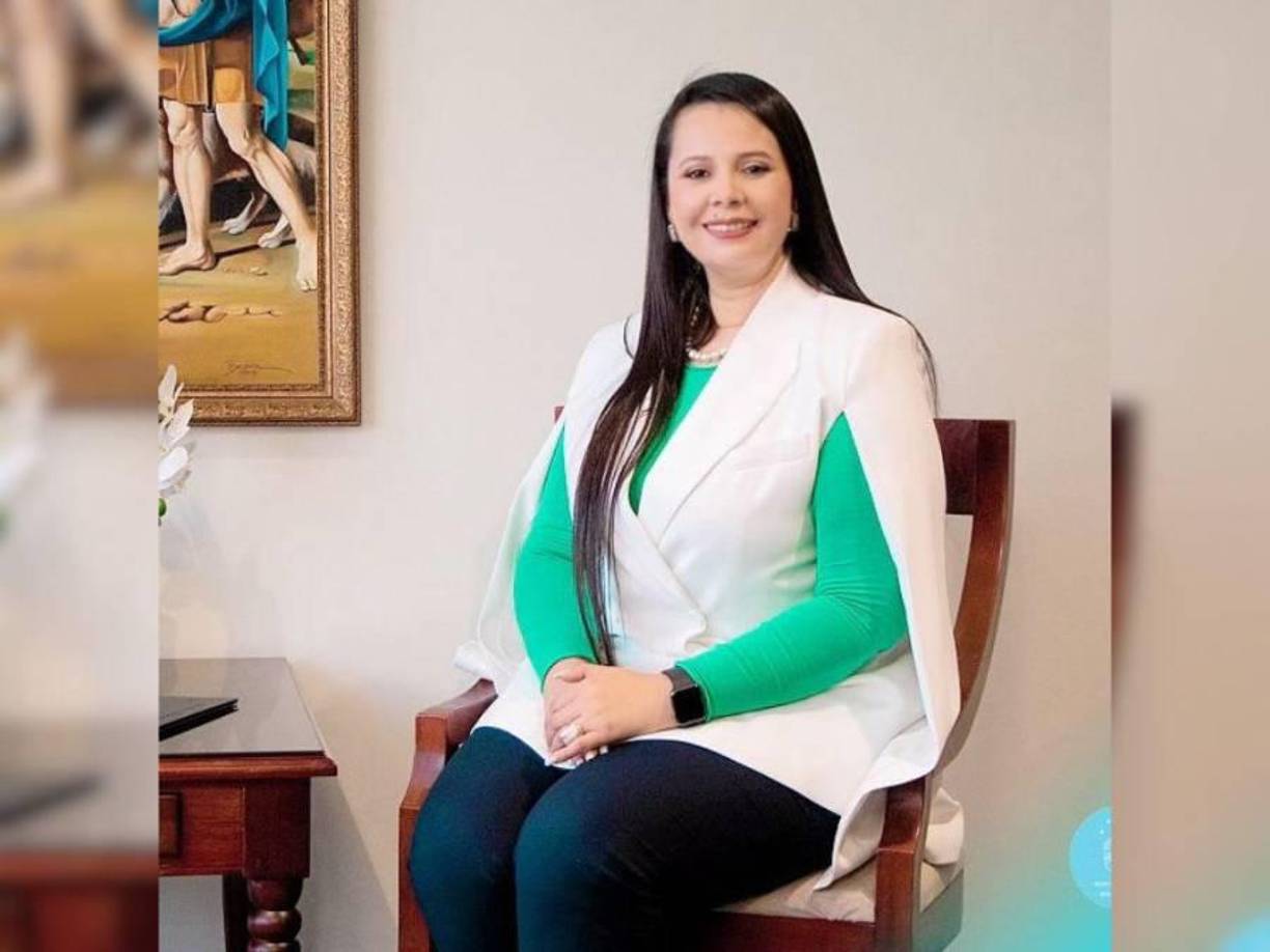 <b>16. Lesly Sarahí Cerna</b>Es la actual ministra de la Secretaría del Trabajo y es militante del oficialista partido Libertad y Refundación (Libre). 