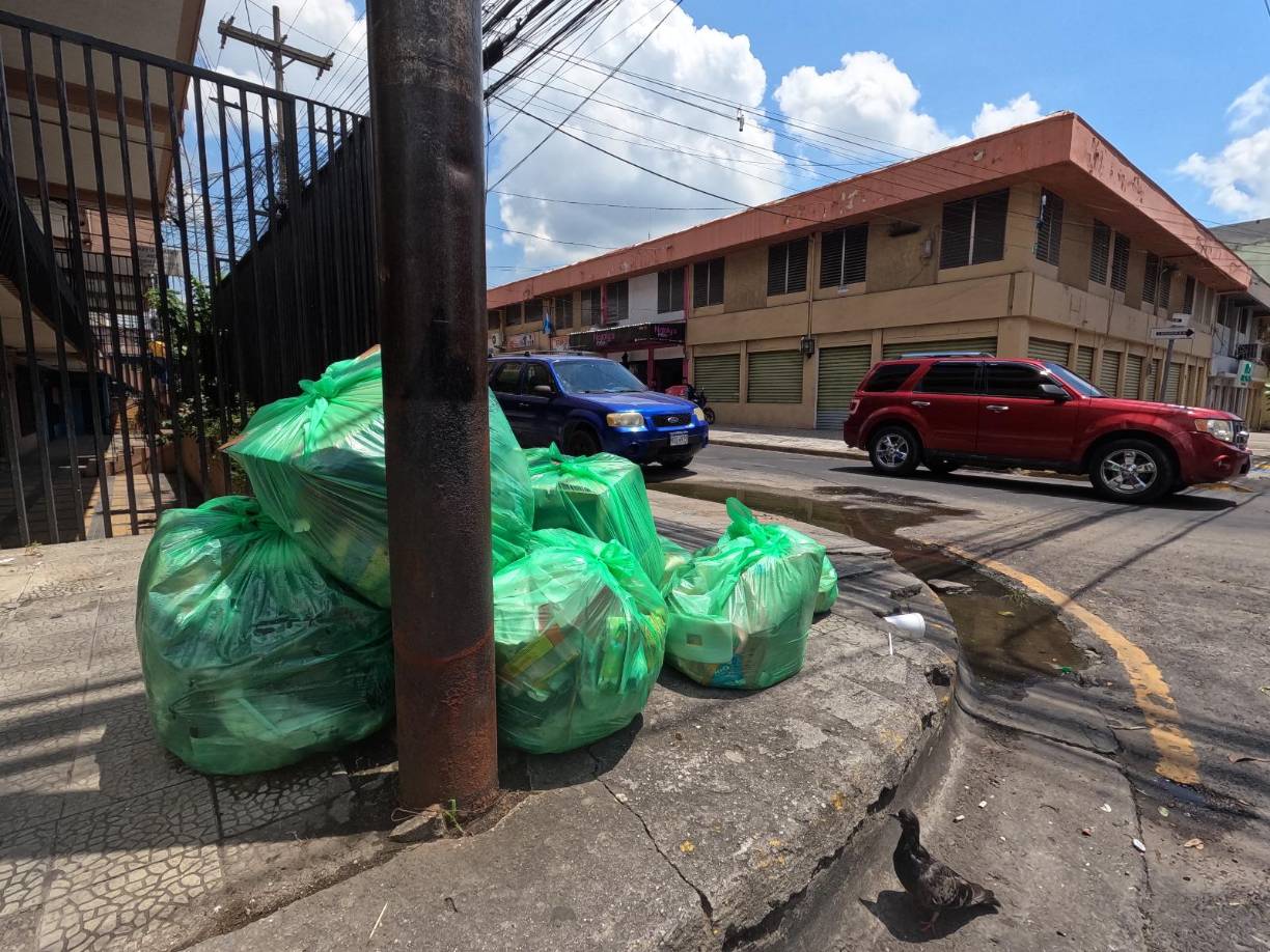 Las imágenes del caos y el desorden en el centro de San Pedro Sula