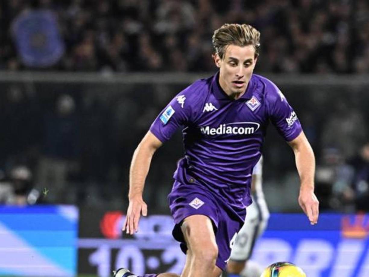 El joven de 22 años cayó desplomado este 1 de diciembre mientras se disputaba el duelo entre la Fiorentina y el Inter de Milán.