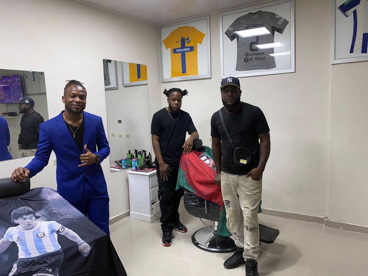 “Quiero que con esto se inspiren amigos y también busco ser ejemplo para los niños. Álvarez Barbershop está en barrio Cabañas 10 calle y 16 avenida”, agregó. 