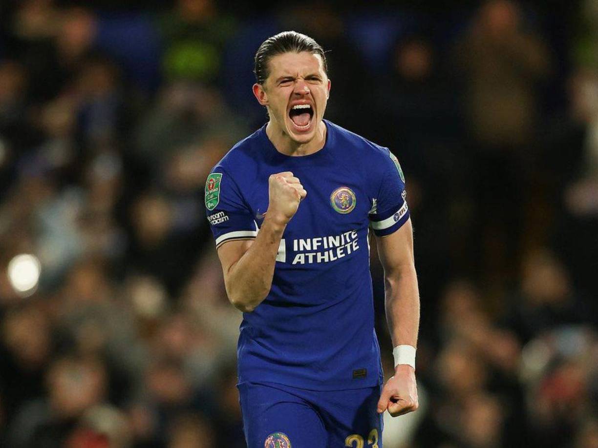 Conor Gallagher no sólo habría rechazado una oferta de renovación del Chelsea por dos años, sino que tendría decidido poner rumbo a la LaLiga para fichar por el Atlético. El jugador inglés tenía conversaciones avanzadas con Aston Villa, pero todo se torció tras conocer el interés de los rojiblancos.