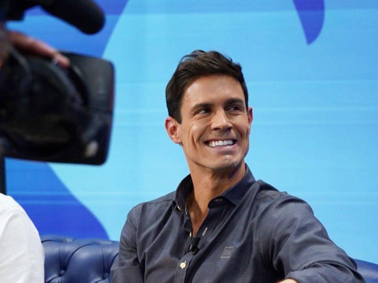 Según relata Edu Aguirre en una transmisión de ‘El Chiringuito’, su amistad con Ronaldo nace gracias a su profesión, ya que siempre coincidieron en el Santiago Bernabéu y en las entrevistas luego de los partidos.