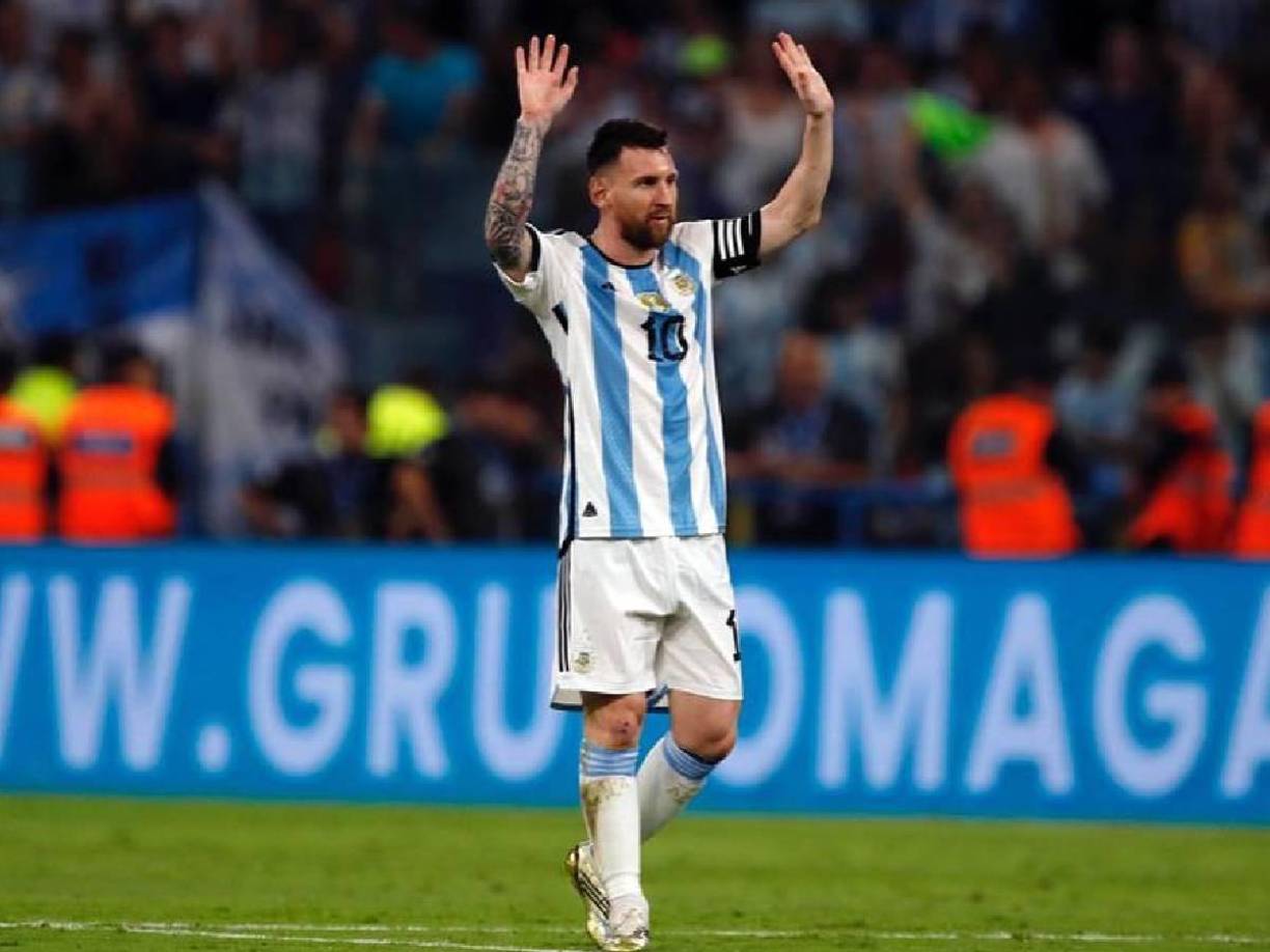 Pero, desde la página oficial de la FIFA han colocado los argumentos que utilizó para elegir a Leo Messi entre los once nominados.