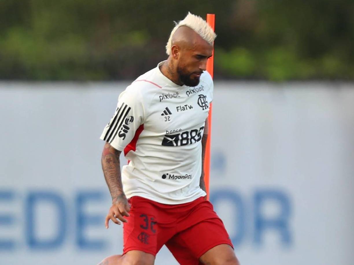 El fiscal a cargo del caso es Francisco Lanas, quien también se ocupa de la investigación del exfutbolista Jorge Valdivia, quien está detenido desde hace dos semanas tras ser denunciado por violación.